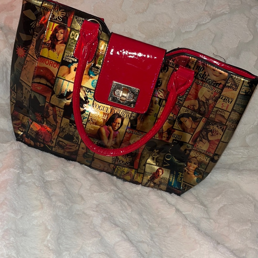 Magazine handbag📰